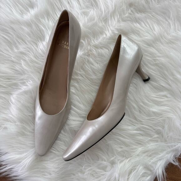Stuart Weitzman | Womens Metallic Pointed Toe Kitten Heel Pump Pearl Wedding 8.5 - Picture 1 of 8
